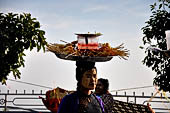 Myanmar - Kyaikhtiyo, food sellers 